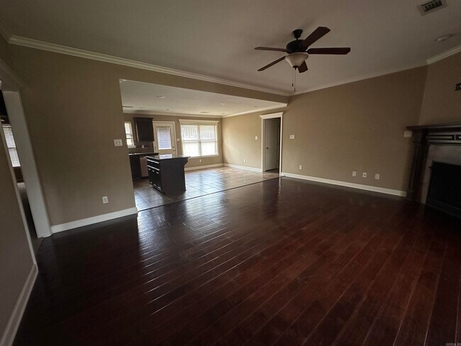 Building Photo - 2121 Airborn Dr