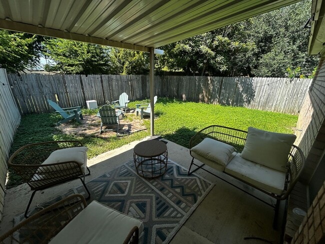 Foto del edificio - 7106 Linkcrest Dr