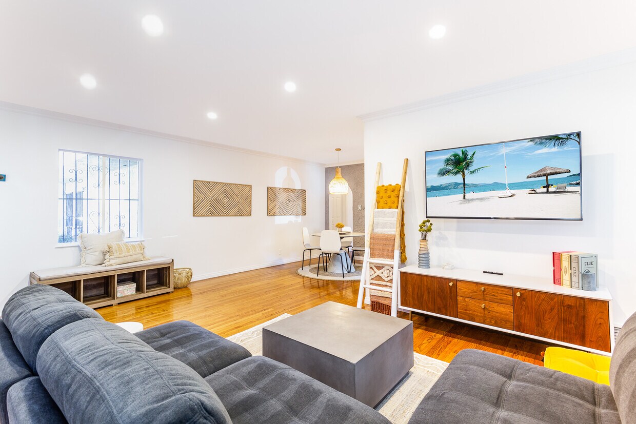Foto principal - 1057 E Appleton St