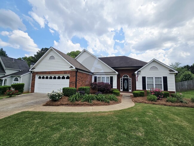 Building Photo - 130 Eagle Glen Dr