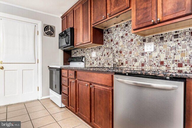 Foto del edificio - 355 W 12th Ave