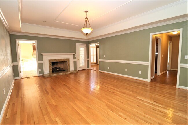 Foto del edificio - 135 Laurel Crossing Dr