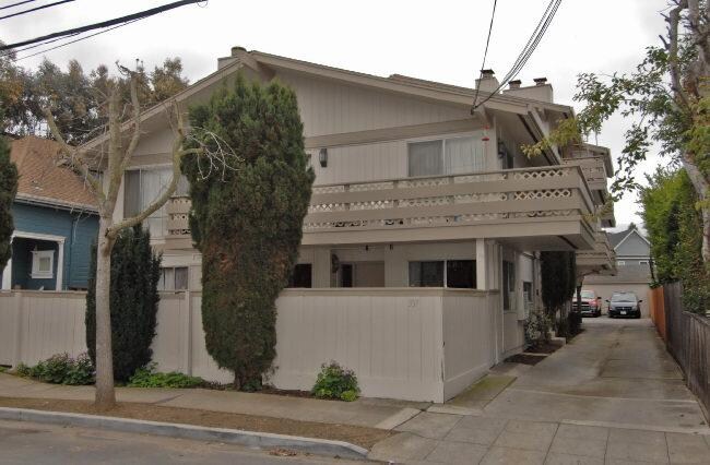 Building Photo - 337 Highland Ave
