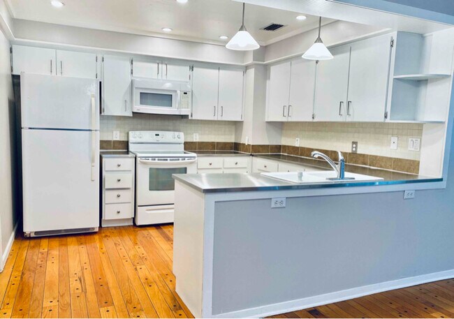 Foto del edificio - 3821 W Swann Ave