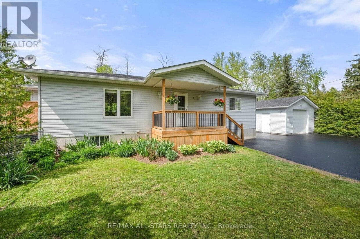 Primary Photo - 4 ALICE Ave