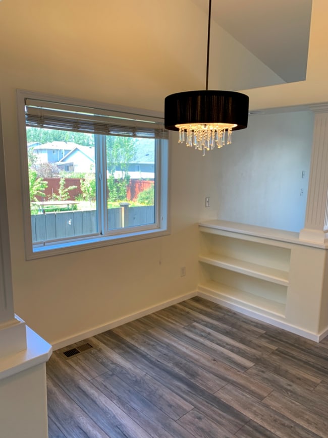 Building Photo - 7467 Clamdigger Dr