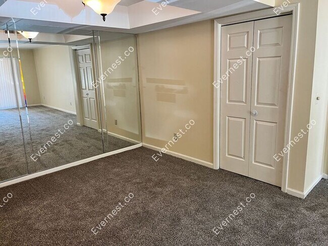 Building Photo - 276 Hillsboro Pl