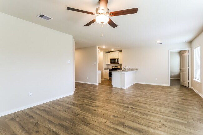 Foto del edificio - 400 Mustang Trot Dr