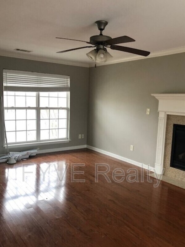 Foto del edificio - 6531 Airtree Ln