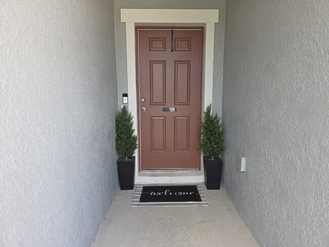 Foto del edificio - 2024 Like new gorgeous 4 bedroom/2 bath home close to historic Sanford