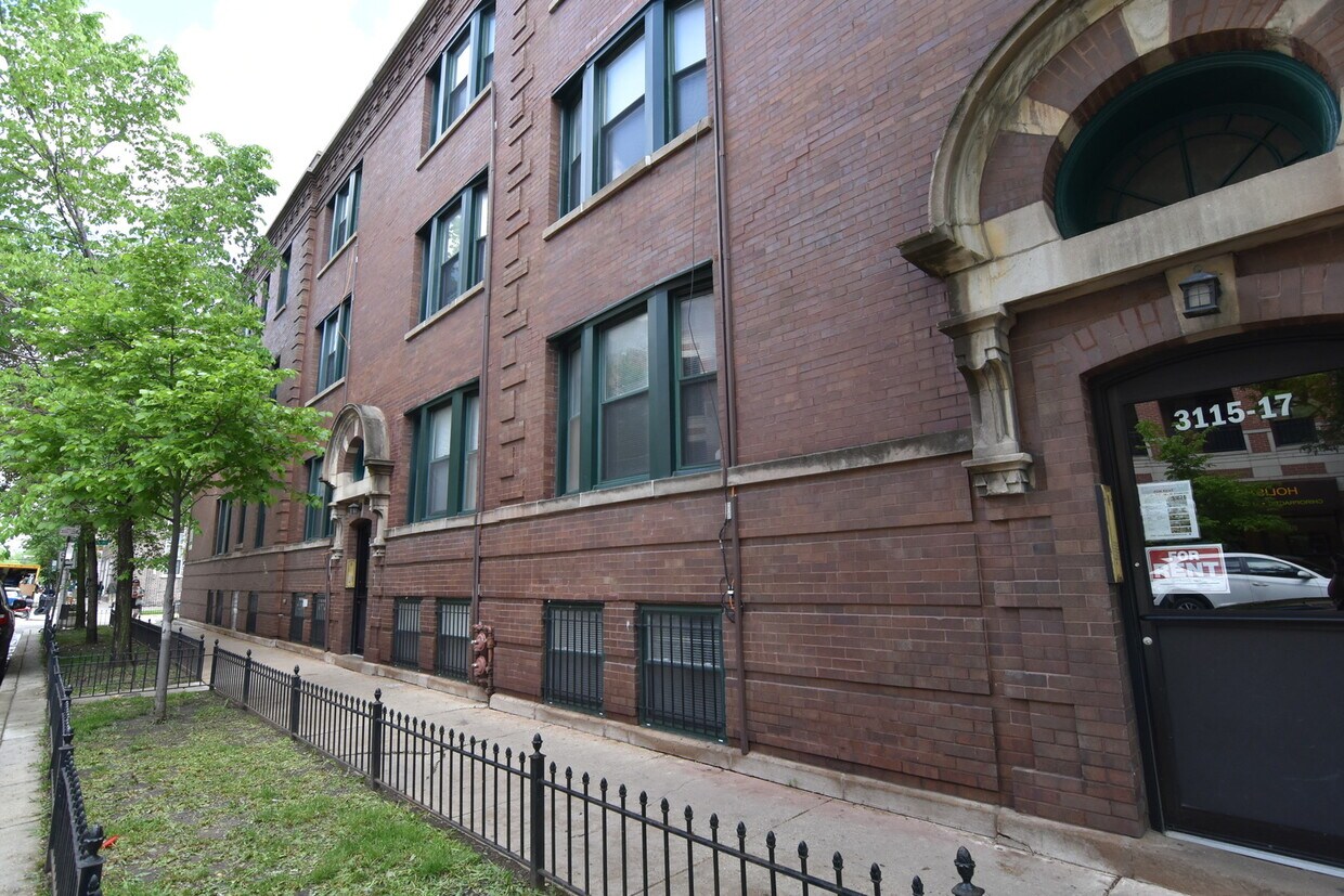 Foto principal - 3117 N Sheffield Ave