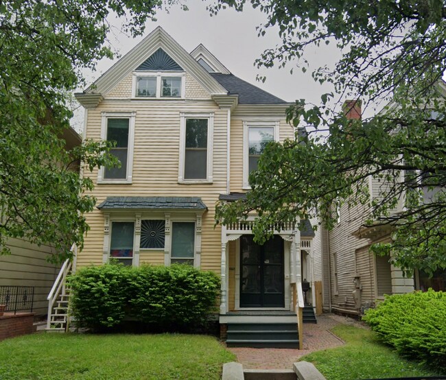 Building Photo - 1175 E Broadway
