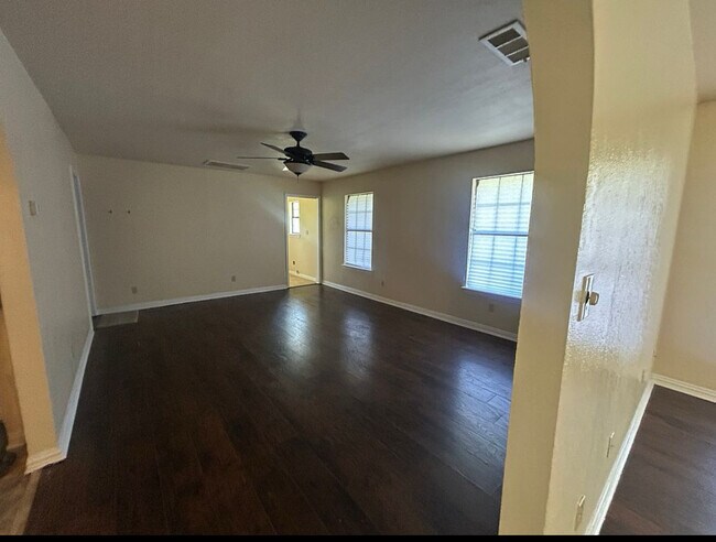 Foto del edificio - 214 Co Rd 4870