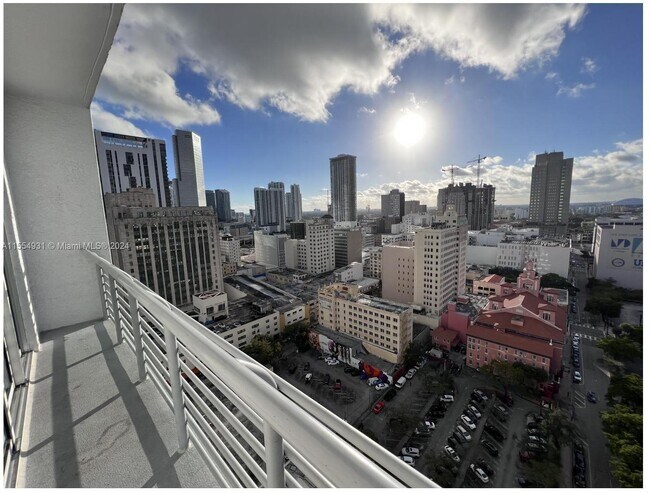 Foto del edificio - 133 NE 2nd Ave