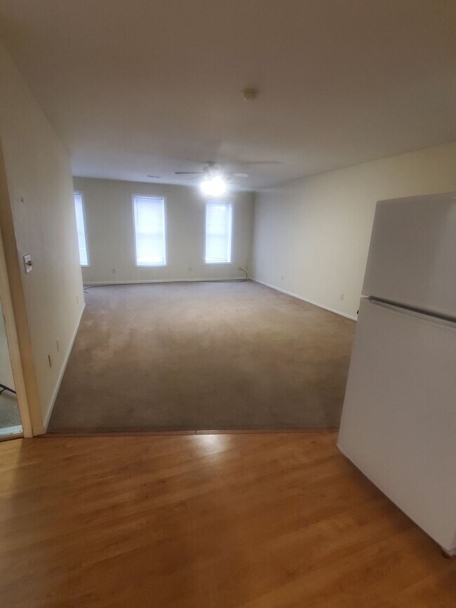 Building Photo - 127 N Jefferson St