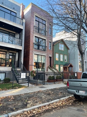 Building Photo - 1024 N Honore St