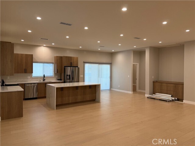 Foto del edificio - 820 E Tujunga Ave