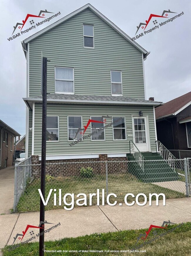 Building Photo - 3824 Fir St