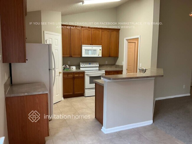 Foto del edificio - 13610 Canoe Ct