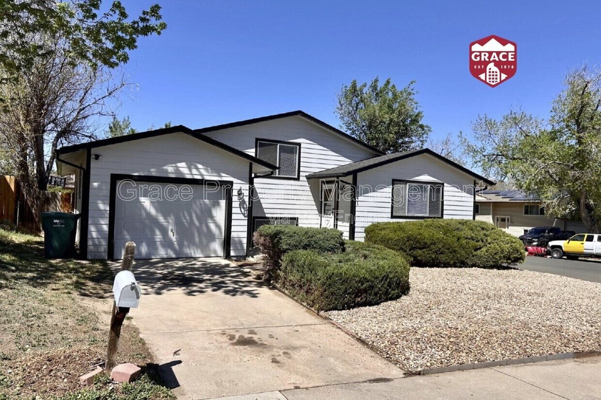 Photo - 2241 Dawson Circle