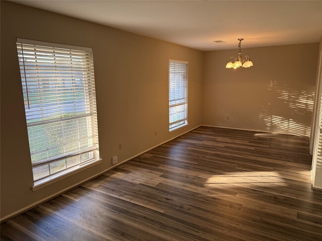 Foto del edificio - 11735 N Willowdale Cir