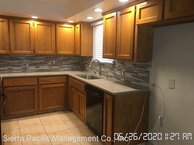 Foto del edificio - 4 br, 2 bath House - 1105 Nelson Ave