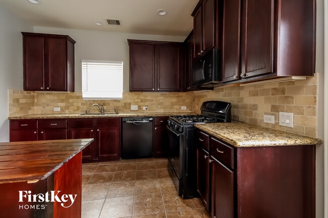 Foto del edificio - 517 Fieldhaven Ct