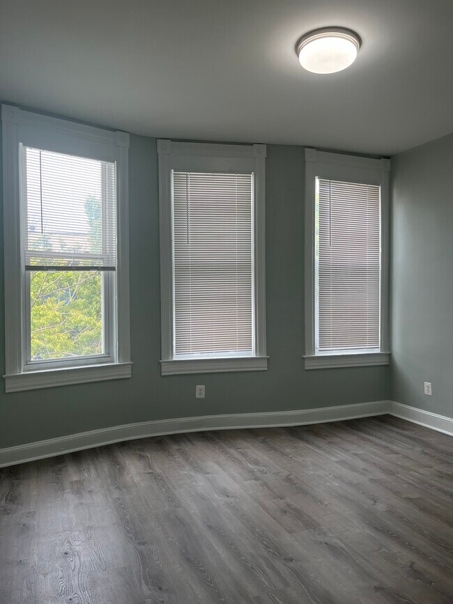bedroom - 2615 Maryland Ave