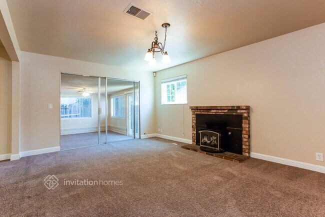 Building Photo - 2456 Gulf Dr