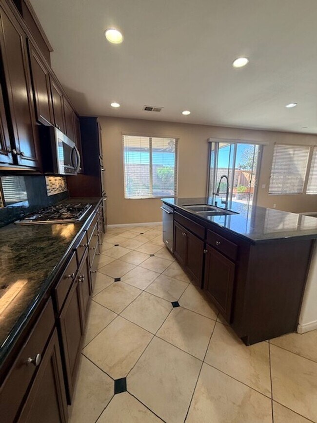 Building Photo - Beautiful Oceanview Hills house