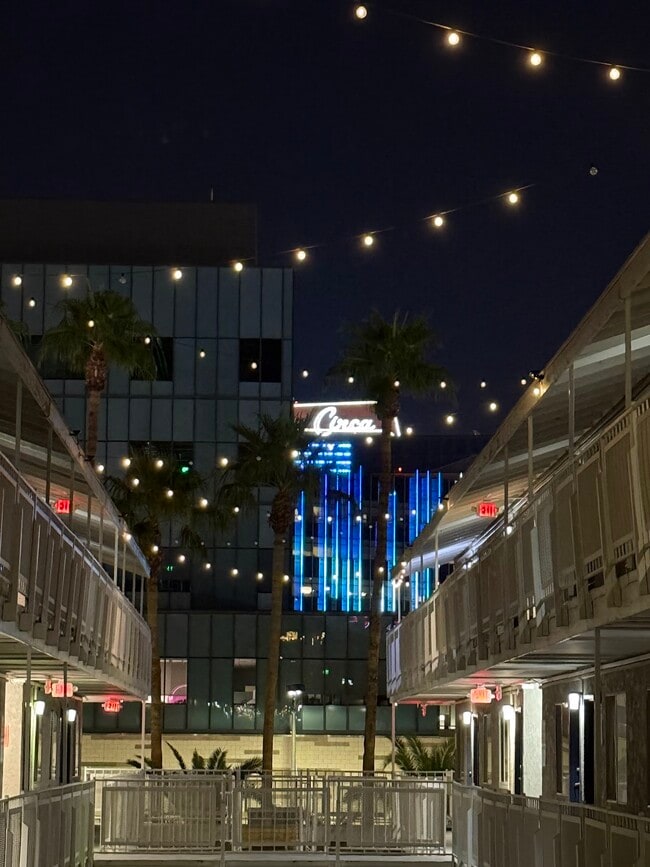 Building Photo - Studio 629