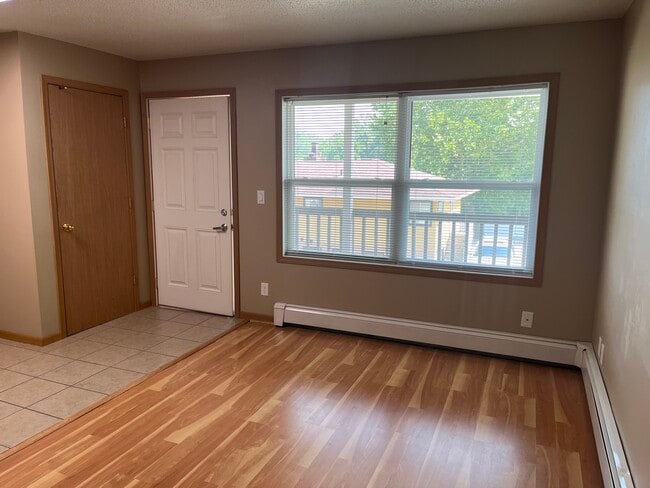 Building Photo - 88 Olive Ct