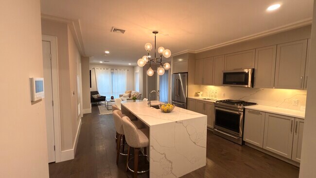 Building Photo - 218 Market St