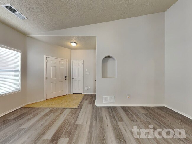 Foto del edificio - 2956 Wilder Loop Northeast