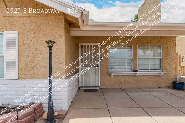 Foto del edificio - Broadway Rd #84