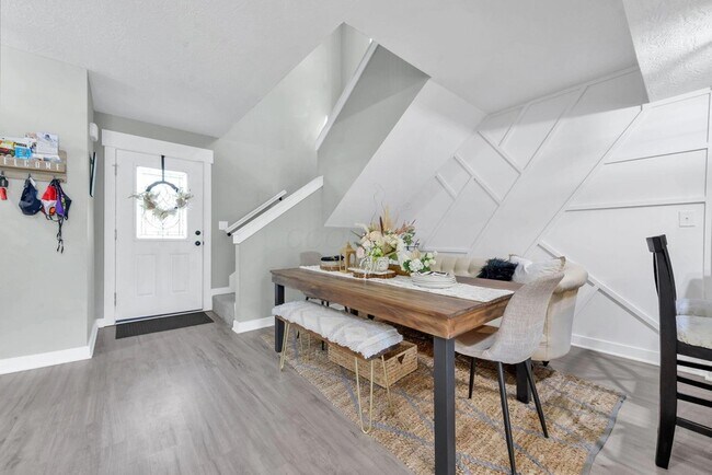 Foto del edificio - 1945 Woodcrest Rd