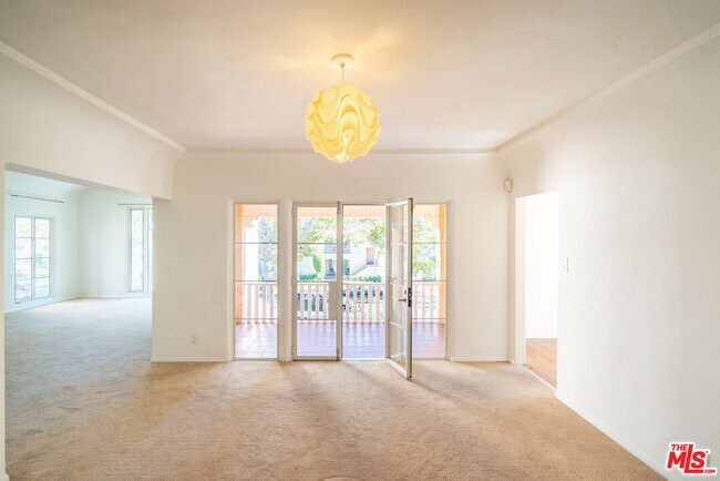 Foto del edificio - 441 S Bedford Dr