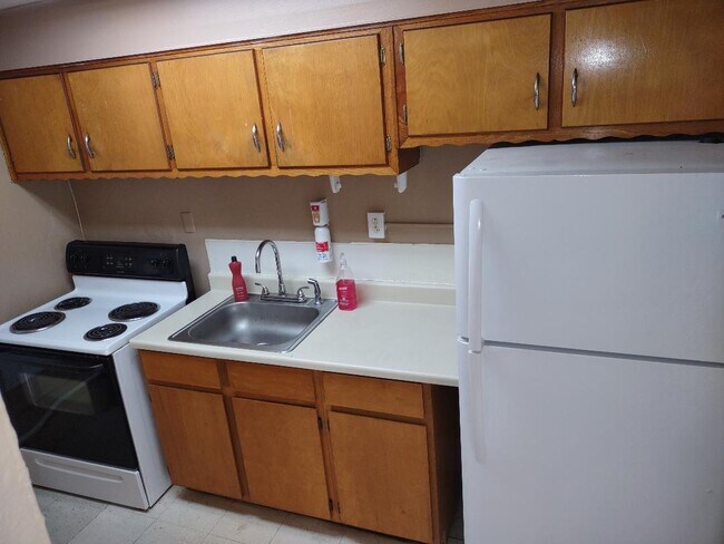 Building Photo - 522 Hewes Ave