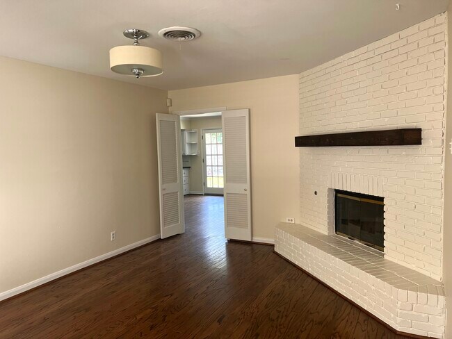 Building Photo - 1236 Evergreen Dr