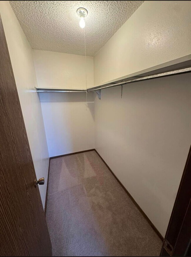 Foto del edificio - 743 Westridge Rd