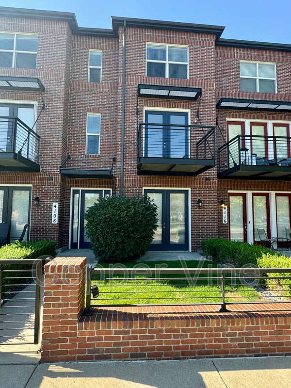 Foto del edificio - 4108 W 118th Pl