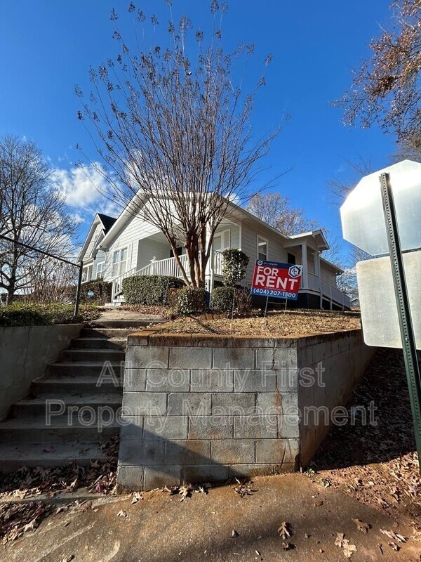 Building Photo - 69 Meldon Ave SE
