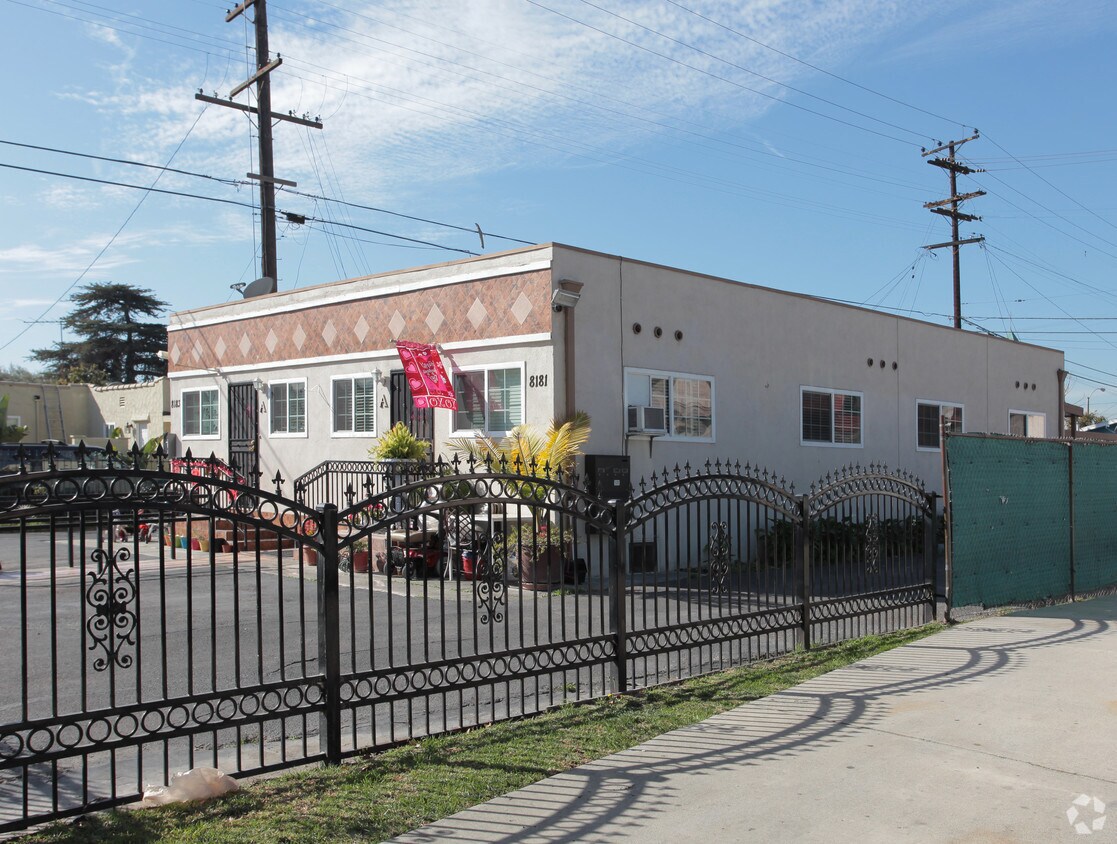 Building Photo - 8181-8183 Commercial Pl
