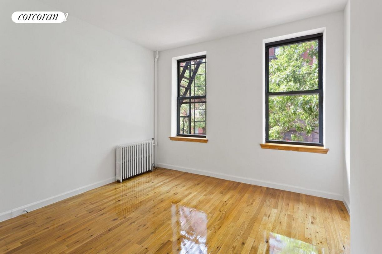 Foto principal - 361 W 51st St