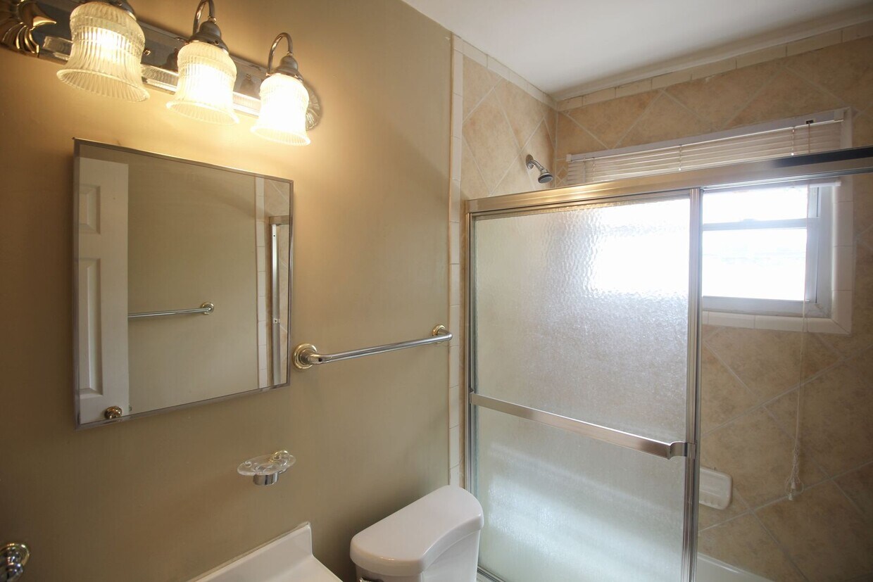 Foto del edificio - 4111 8th St