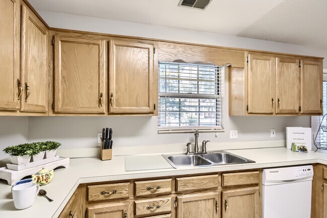 Foto del edificio - 117 Southampton Ct