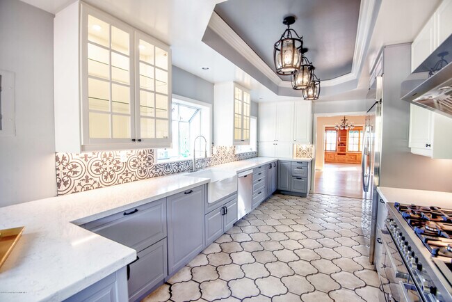 Foto del edificio - 2403 Hill Dr