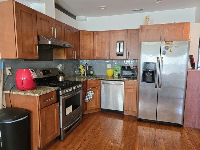 Building Photo - 2 Mount Pleasant Pl