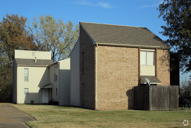 Foto del edificio - Townhouse Apartments