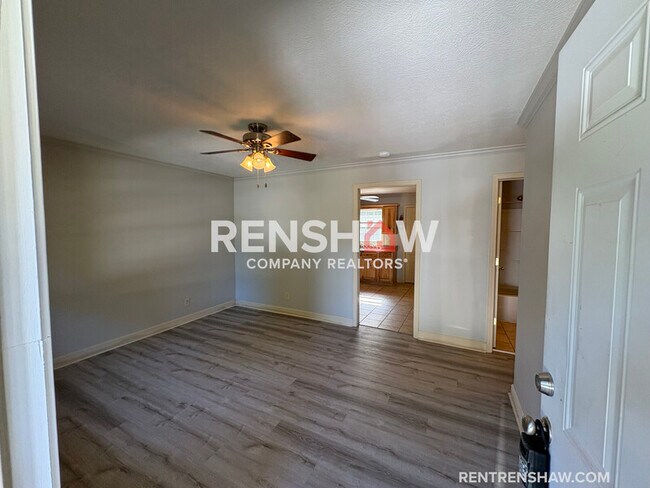 Building Photo - 948 Bear Creek Rd